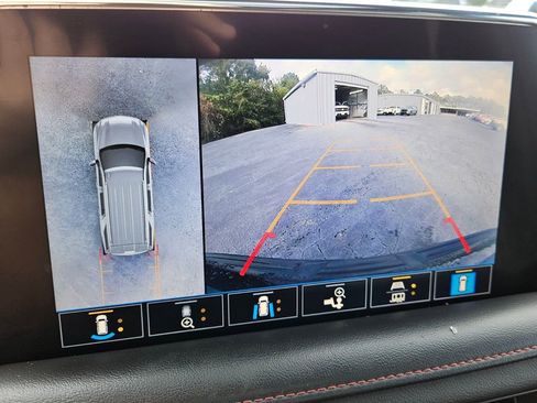 Used 2021 Chevrolet Tahoe RST w/ Luxury Package image 19