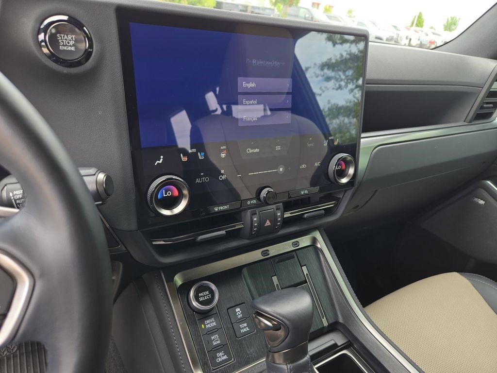Used 2024 Lexus GX 550 AWD/4WD image 17