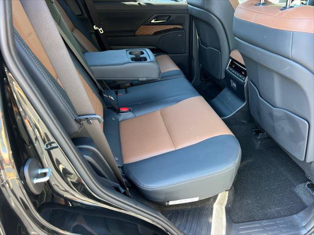 Certified 2026 Lexus GX 550 w/ Cold Area Package AWD/4WD image 15