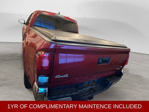 Used 2018 Toyota Tacoma SR5 AWD/4WD image 3
