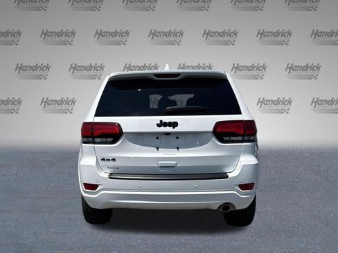 Used 2021 Jeep Grand Cherokee Laredo X AWD/4WD image 9