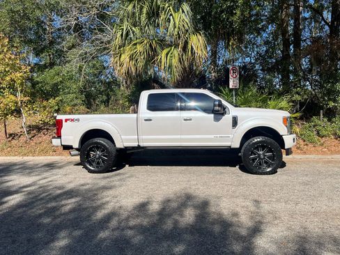 Used 2017 Ford F350 Platinum w/ Platinum Ultimate Package image 3