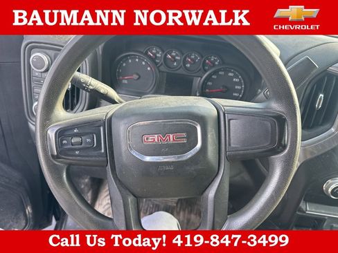 Used 2020 GMC Sierra 2500 4x4 Crew Cab w/ Convenience Package image 17