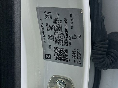 Used 2024 Chevrolet Colorado LT w/ LT Convenience Package image 12