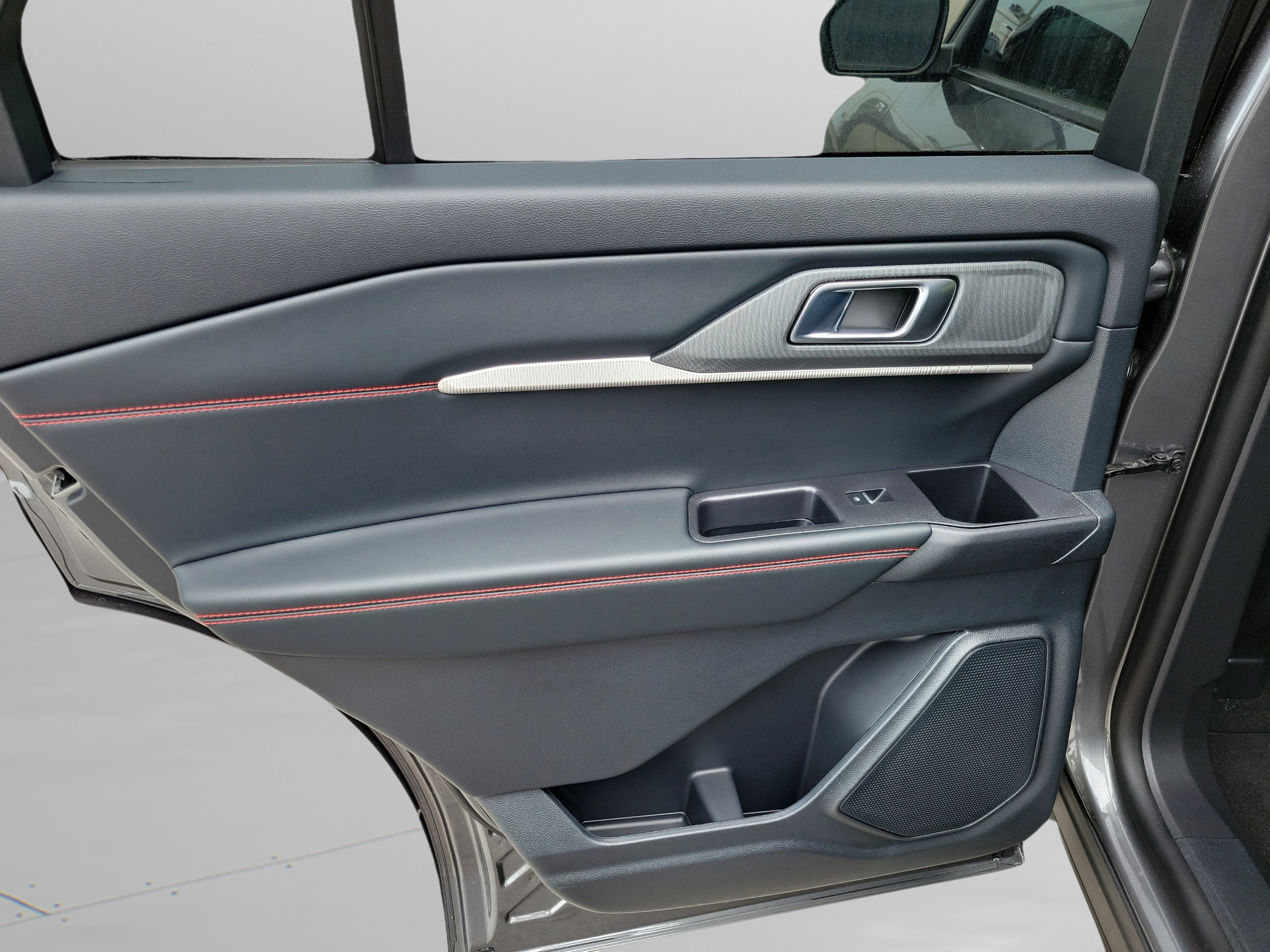 New 2026 Ford Explorer ST-Line w/ ST-Line Street Pack RWD image 25