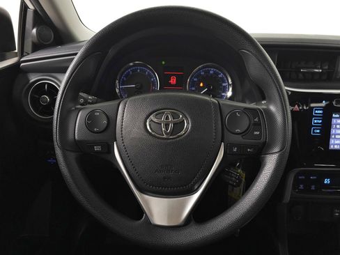 Used 2018 Toyota Corolla LE FWD image 17