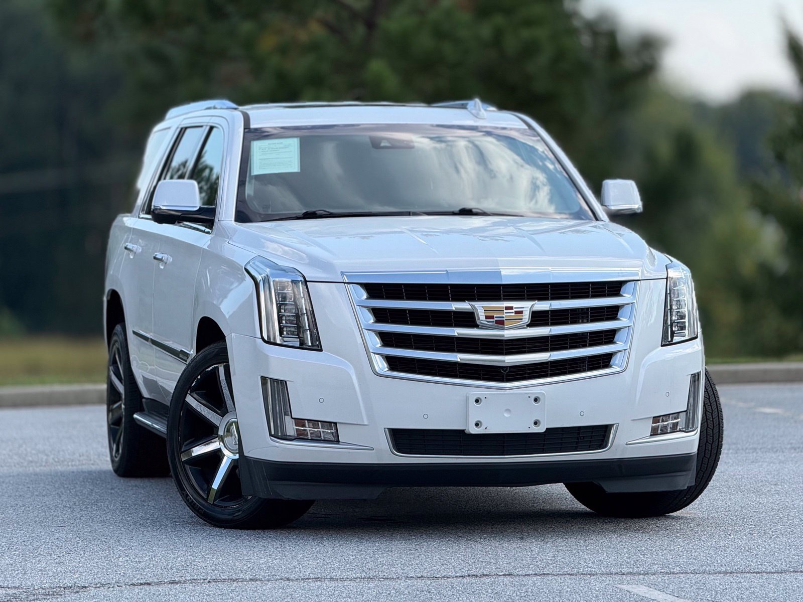 Used 2016 Cadillac Escalade Luxury AWD/4WD image 4