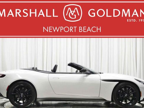 Used 2019 Aston Martin DB11 Volante image 1