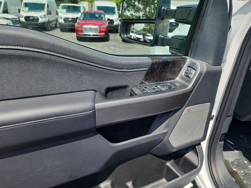 New 2025 Ford F350 Lariat w/ Lariat Ultimate Package image 15