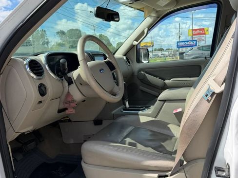 Used 2006 Ford Explorer XLT AWD/4WD image 11