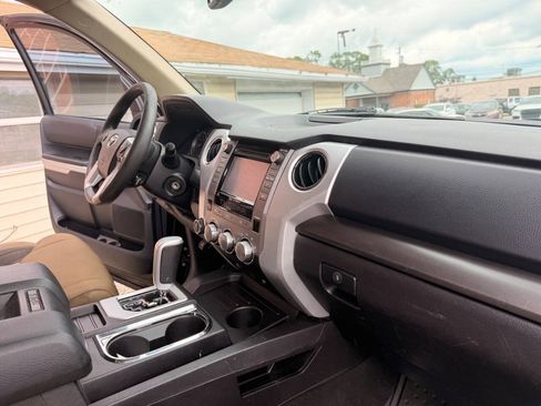 Used 2015 Toyota Tundra SR5 w/ TRD Off Road Package AWD/4WD image 20
