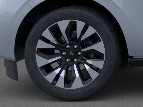 New 2025 Ford Expedition Platinum w/ Driver's Package image 20