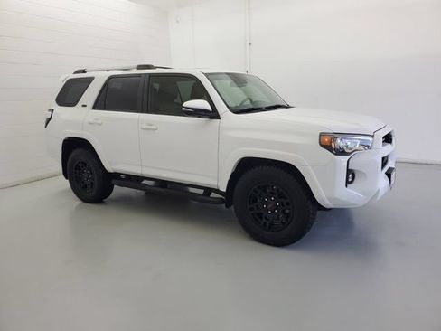 Used 2023 Toyota 4Runner SR5 Premium w/ Moonroof Package RWD image 4