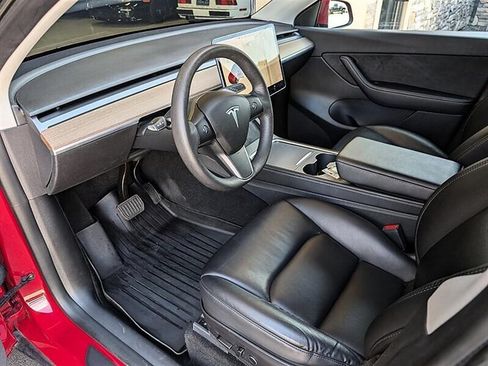 Used 2021 Tesla Model Y Long Range AWD/4WD image 2