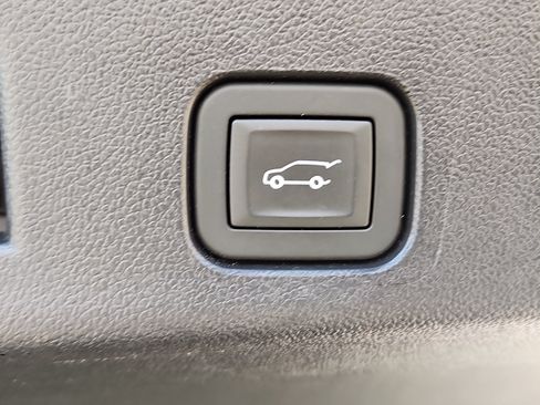 Used 2025 Buick Enclave Preferred w/ Power Package FWD image 10
