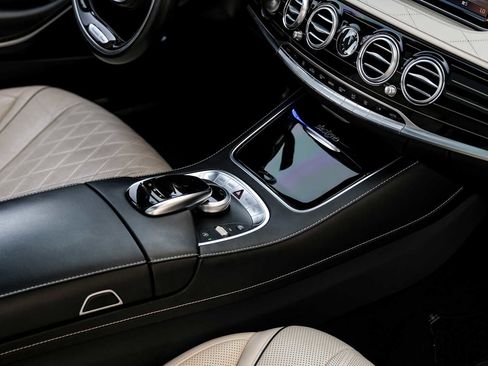 Used 2017 Mercedes-Benz S 550 Sedan image 25