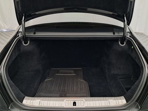 Used 2011 Rolls-Royce Ghost image 42