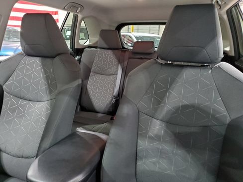 Used 2020 Toyota RAV4 XLE AWD/4WD image 34