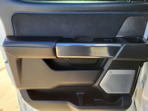 Used 2025 Ford F350 Platinum w/ FX4 Off-Road Package image 19