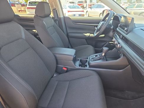 Used 2025 Honda CR-V LX image 10