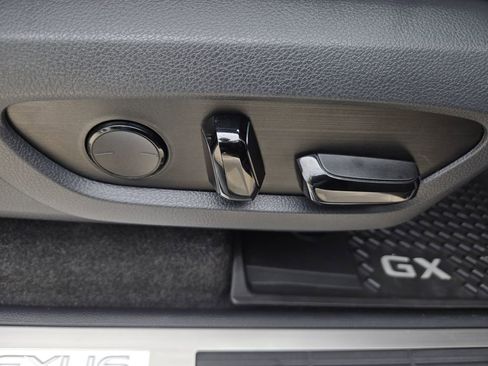 Used 2024 Lexus GX 550 image 29