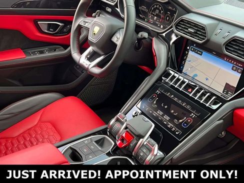 Used 2022 Lamborghini Urus image 8