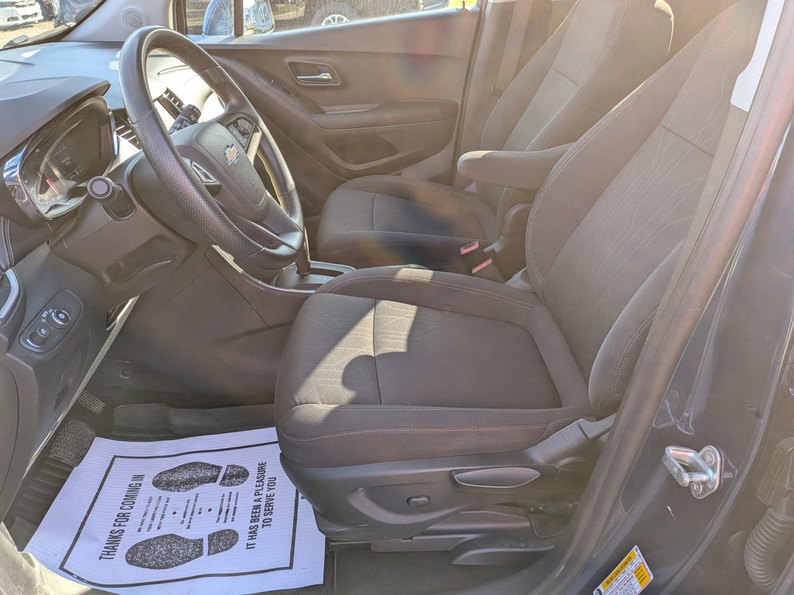 Used 2020 Chevrolet Trax LT FWD image 19