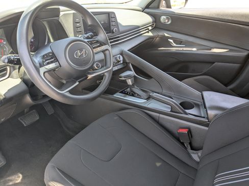 Used 2022 Hyundai Elantra SEL w/ Preferred Accessory Package FWD image 20