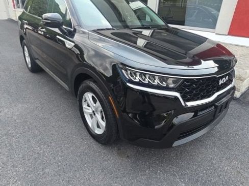 Used 2022 Kia Sorento LX FWD image 1