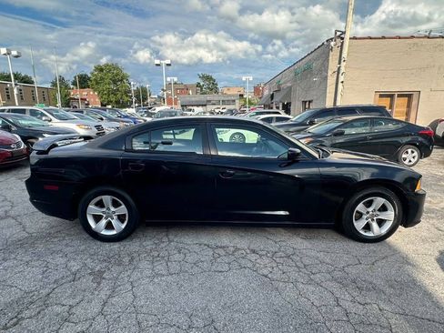 Used 2014 Dodge Charger SXT RWD image 4