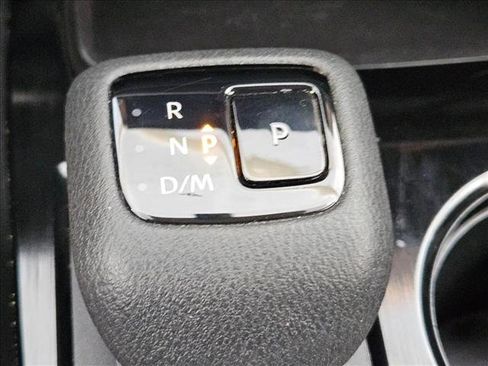 Used 2023 Nissan Rogue SV image 13