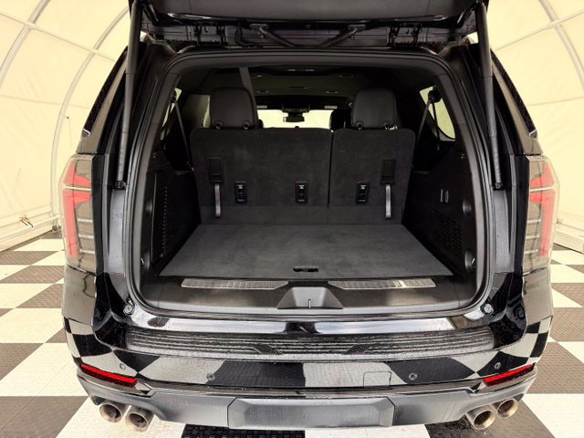 Used 2025 Chevrolet Suburban Z71 AWD/4WD image 5