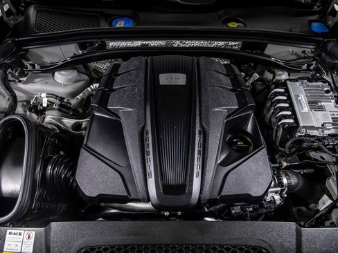 Used 2021 Porsche Macan GTS image 44