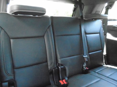 Used 2023 GMC Yukon SLT AWD/4WD image 41