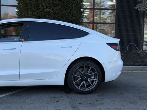 Used 2020 Tesla Model 3 Standard Range Plus image 12