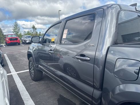Used 2022 Toyota Tacoma SR5 w/ Technology Package RWD image 7