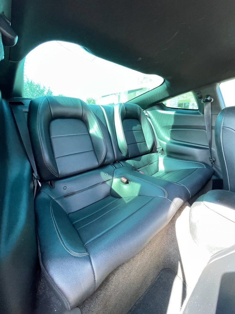 Used 2015 Ford Mustang Premium RWD image 27