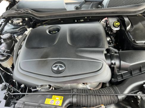 Used 2018 INFINITI QX30 Premium w/ Navigation Package AWD/4WD image 34