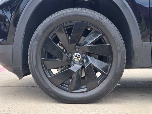 Used 2024 Volkswagen Atlas SE FWD image 11