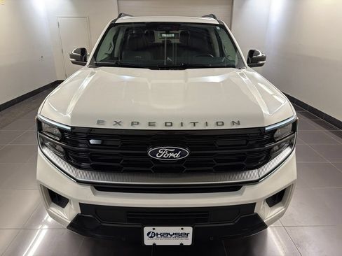 New 2027 Ford Expedition Platinum w/ Driver's Package AWD/4WD image 2