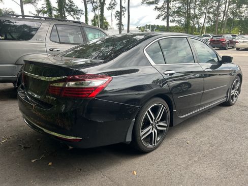 Used 2017 Honda Accord Sport image 3