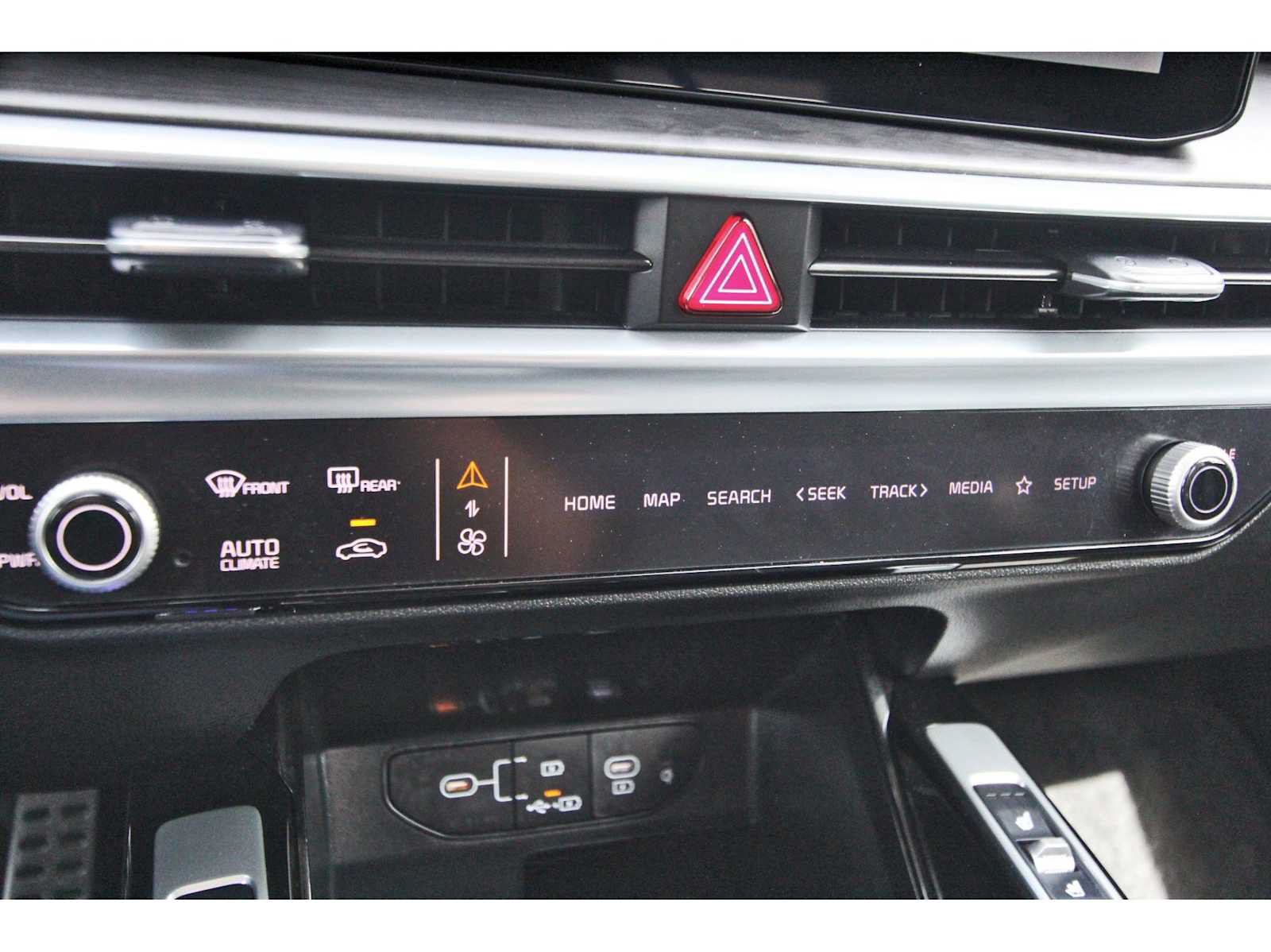 Used 2024 Kia Sorento SX AWD/4WD image 26