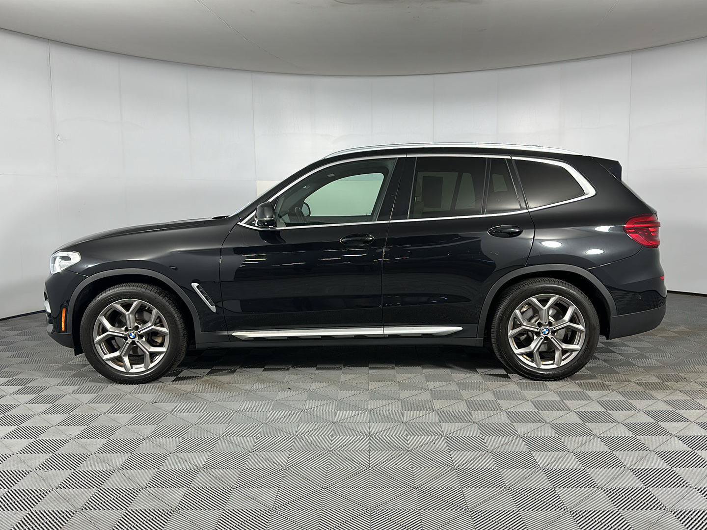 Used 2021 BMW X3 xDrive30i w/ Premium Package AWD/4WD image 4