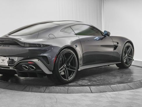 Used 2025 Aston Martin V8 Vantage Coupe image 9