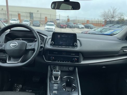 Used 2025 Nissan Rogue SV image 33