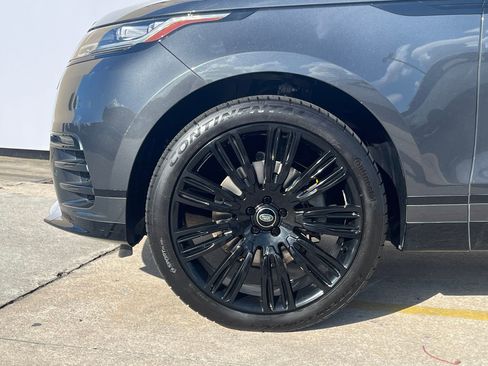 Used 2022 Land Rover Range Rover Velar R-Dynamic S image 11