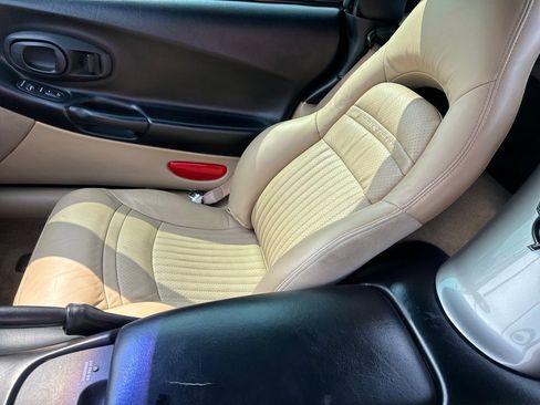 Used 2002 Chevrolet Corvette Convertible w/ Preferred Equipment Group2 image 16