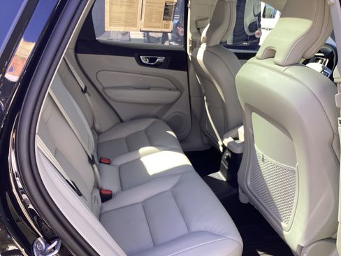 Certified 2025 Volvo XC60 T8 Plus w/ Protection Package Premier image 33