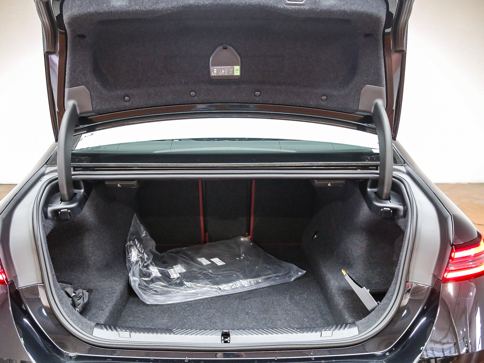 Used 2026 BMW 530i w/ M Sport Package RWD image 27