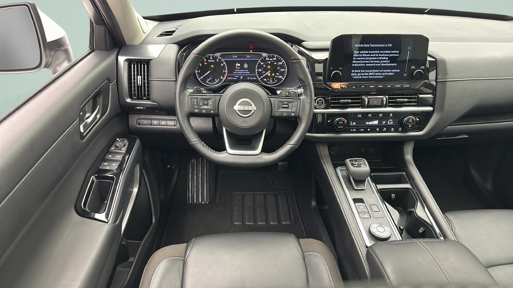 Used 2023 Nissan Pathfinder SL w/ SL Premium Package AWD/4WD image 11
